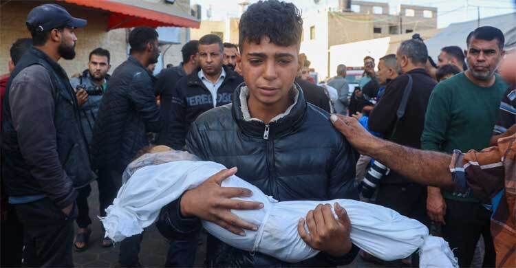 গাজায় ইসরায়েলের আগ্রাসন, এক দিনে প্রায় ৭০ ফিলিস্তিনি নিহত